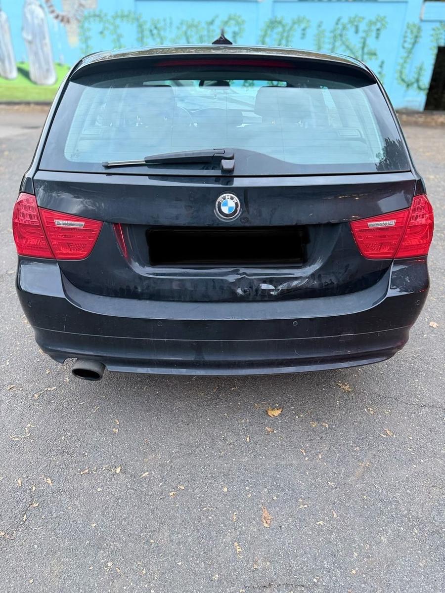 BMW 320 2009 — photo 6