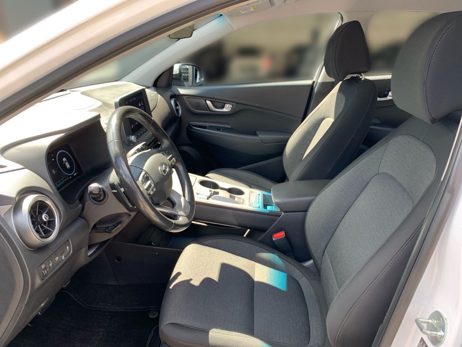 Fahrzeugabbildung Hyundai KONA Select Elektro 11 kW OBC Sitzheizung