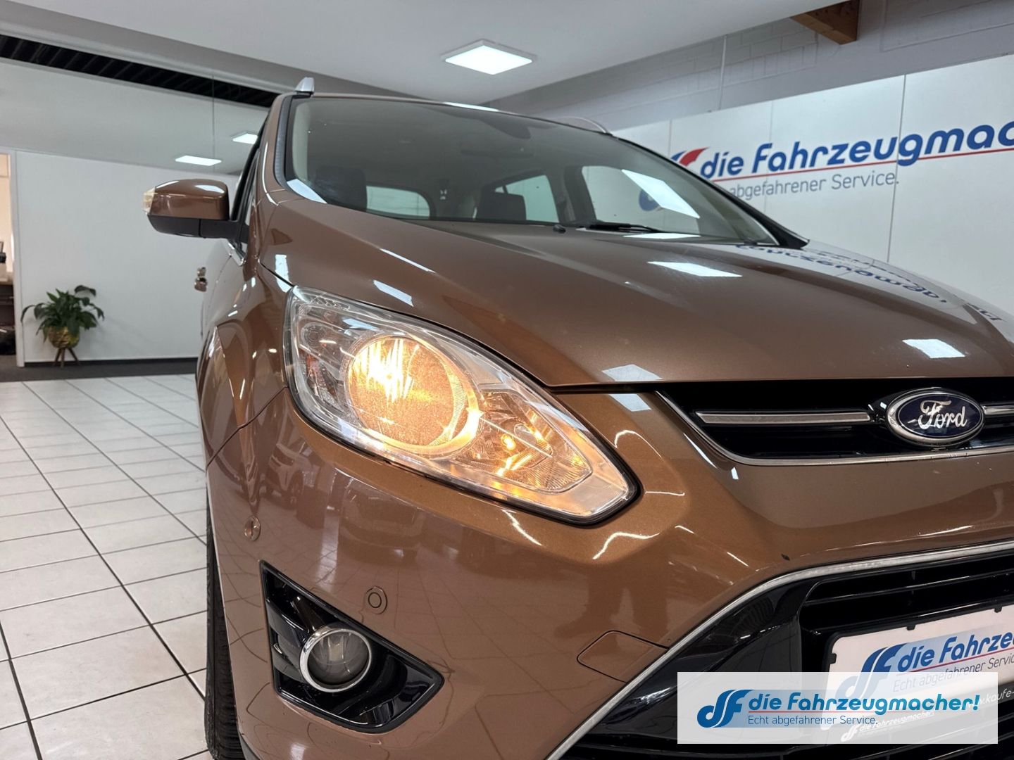 Fahrzeugabbildung Ford C-Max Grand Titanium Navi Klimaautom *EXPORT