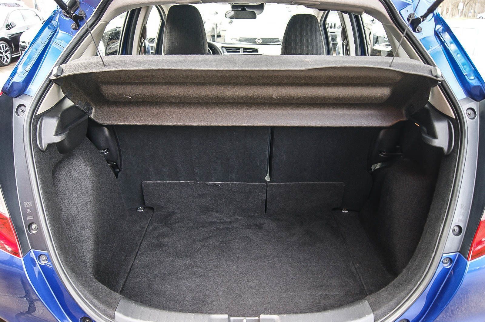 Fahrzeugabbildung Honda Jazz 1.3 i-VTEC Trend SPORTY BLUE RENTNERBESITZ