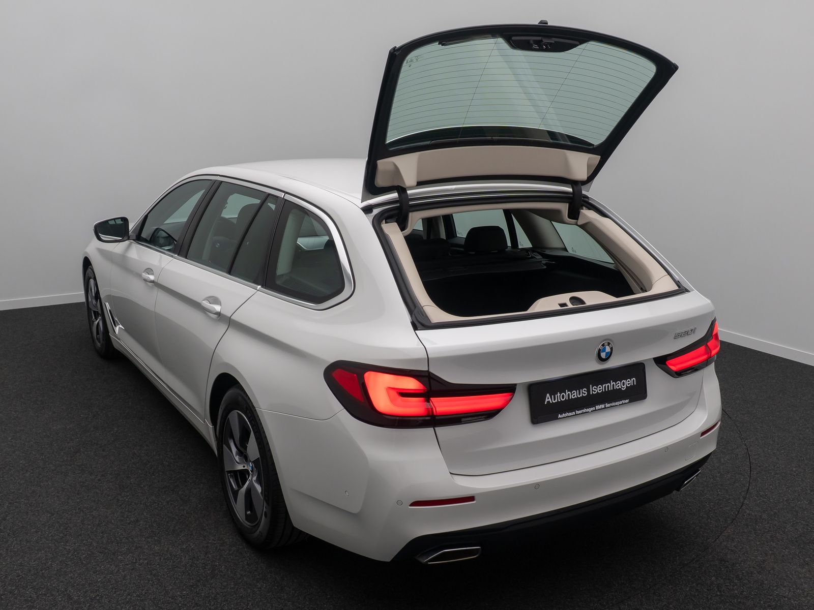 Fahrzeugabbildung BMW 520i DAB Alarm FernlichtAssis PDC GeschwindigReg