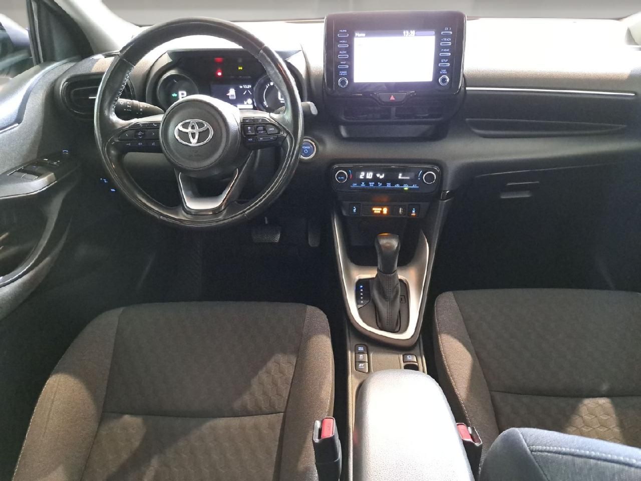 Fahrzeugabbildung Toyota Yaris Hybrid Team Deutschland