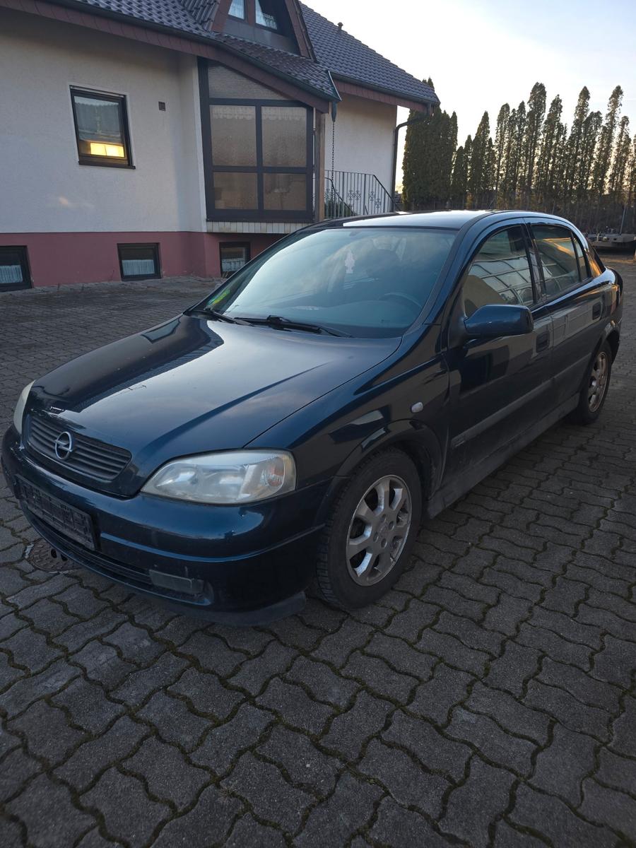 Opel Astra 1.6 16V / 5-türig / Klimaautomatik