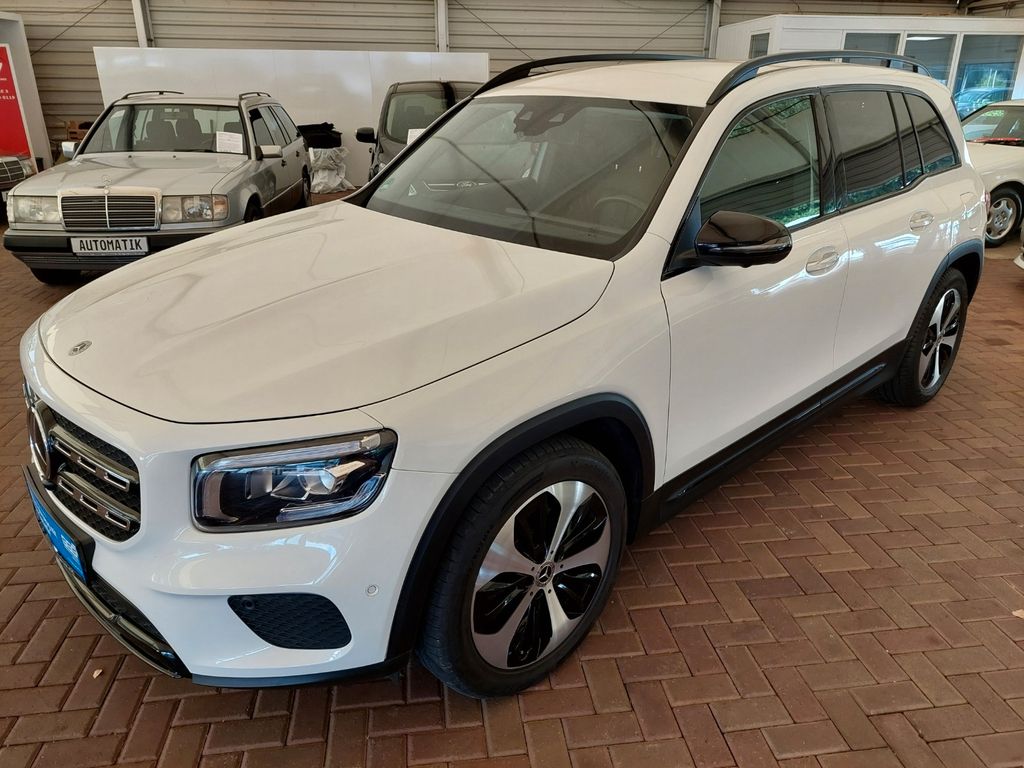 Mercedes-Benz GLB 220