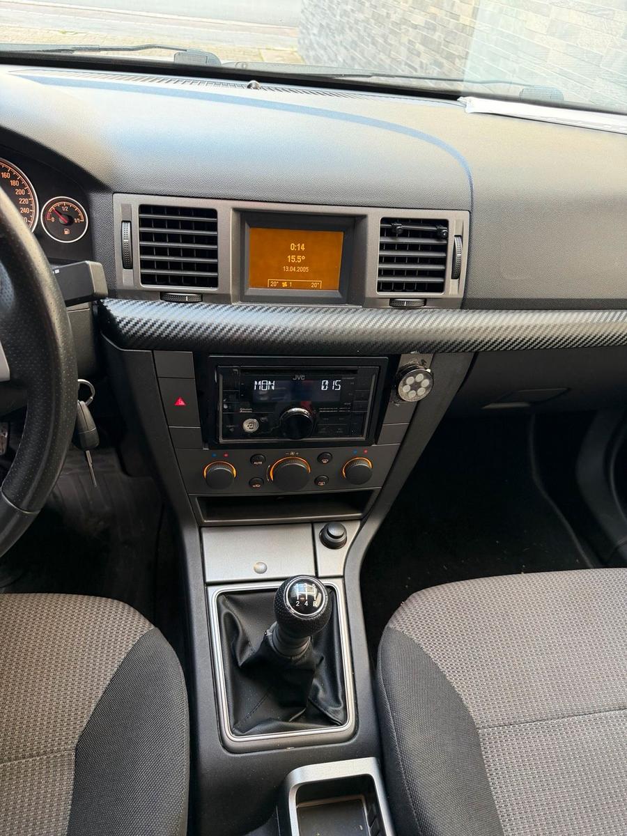 Opel Vectra 2005 — photo 8