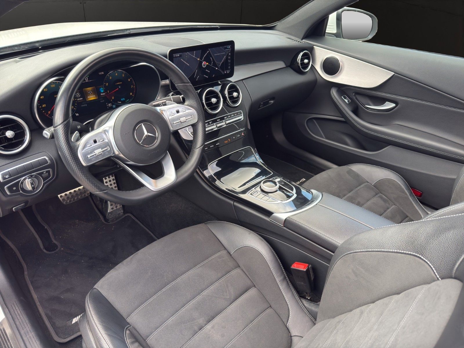 Fahrzeugabbildung Mercedes-Benz C 300 Coupe*AMG-Line*Pano*Head-Up*Dig.Tacho*360°