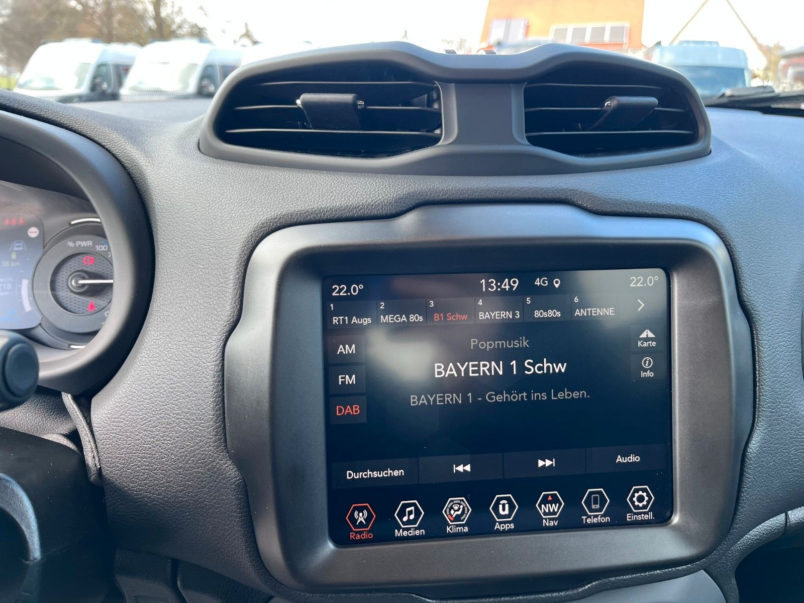 Fahrzeugabbildung Jeep Renegade Limited Plug-In Garantie Navi AWD uvm.