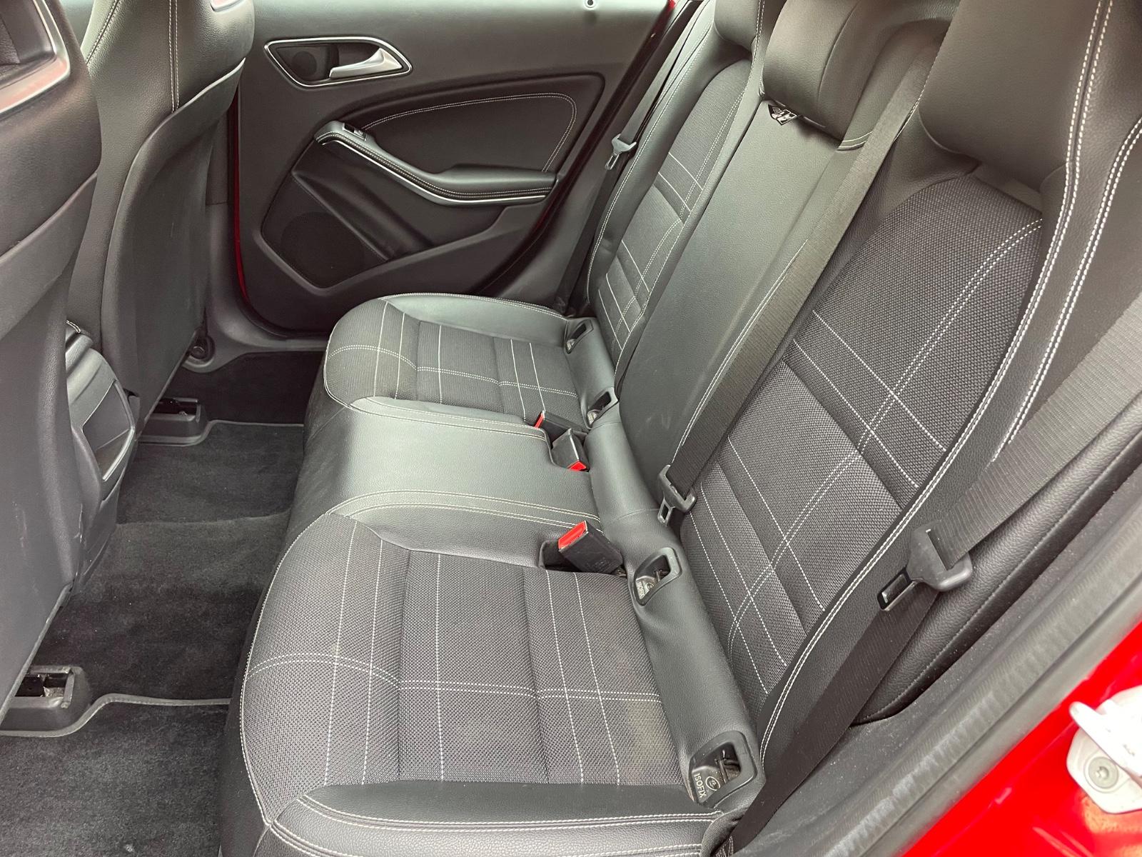 Mercedes-Benz A 250 4Matic AUT/NAVI/XENON/ALU/STANDHEIZUNG/TOP