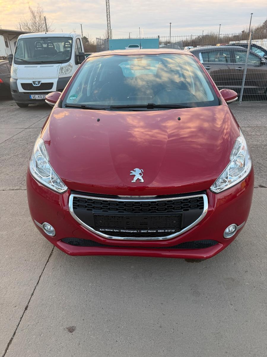 Peugeot 208 Active NAVI Wenig Kilometer