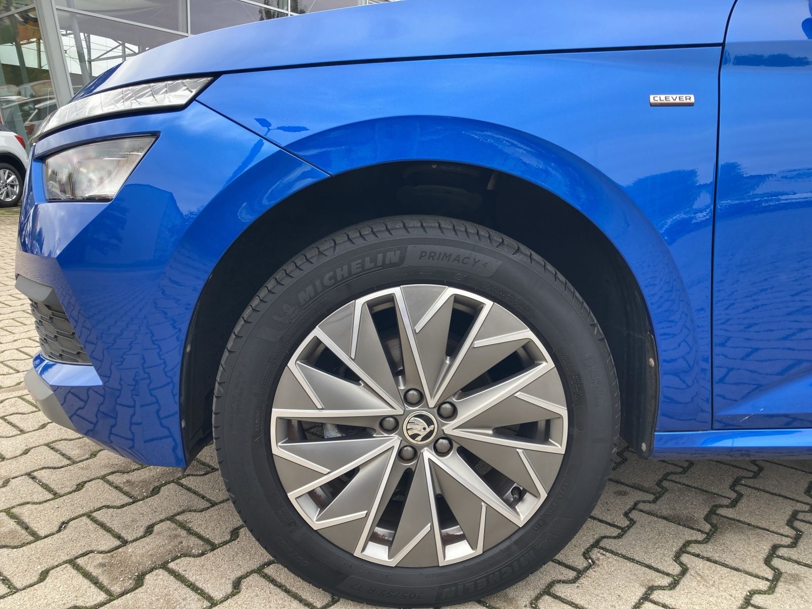 Fahrzeugabbildung SKODA Kamiq TSI Clever LED AHK Navi GRA RFK SH