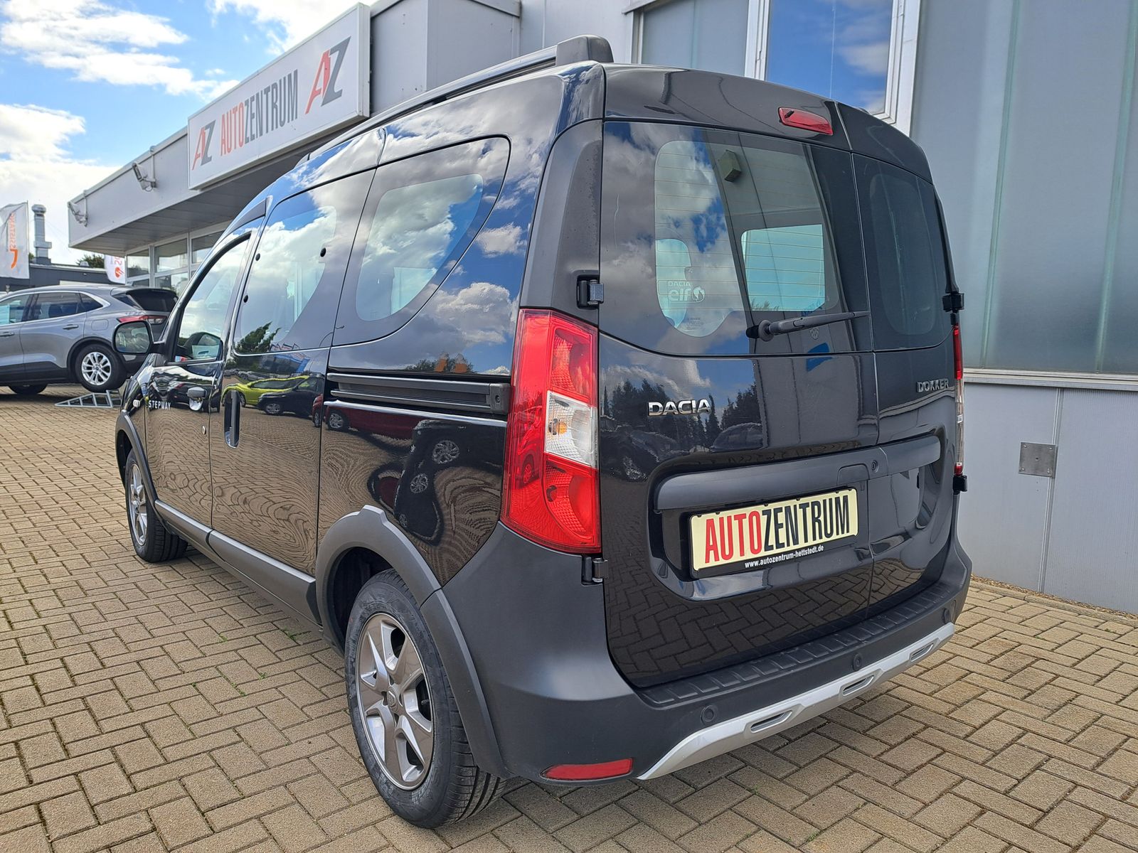 Fahrzeugabbildung Dacia Dokker Stepway TCe 115 NAVI KAMERA SITZHEIZUNG