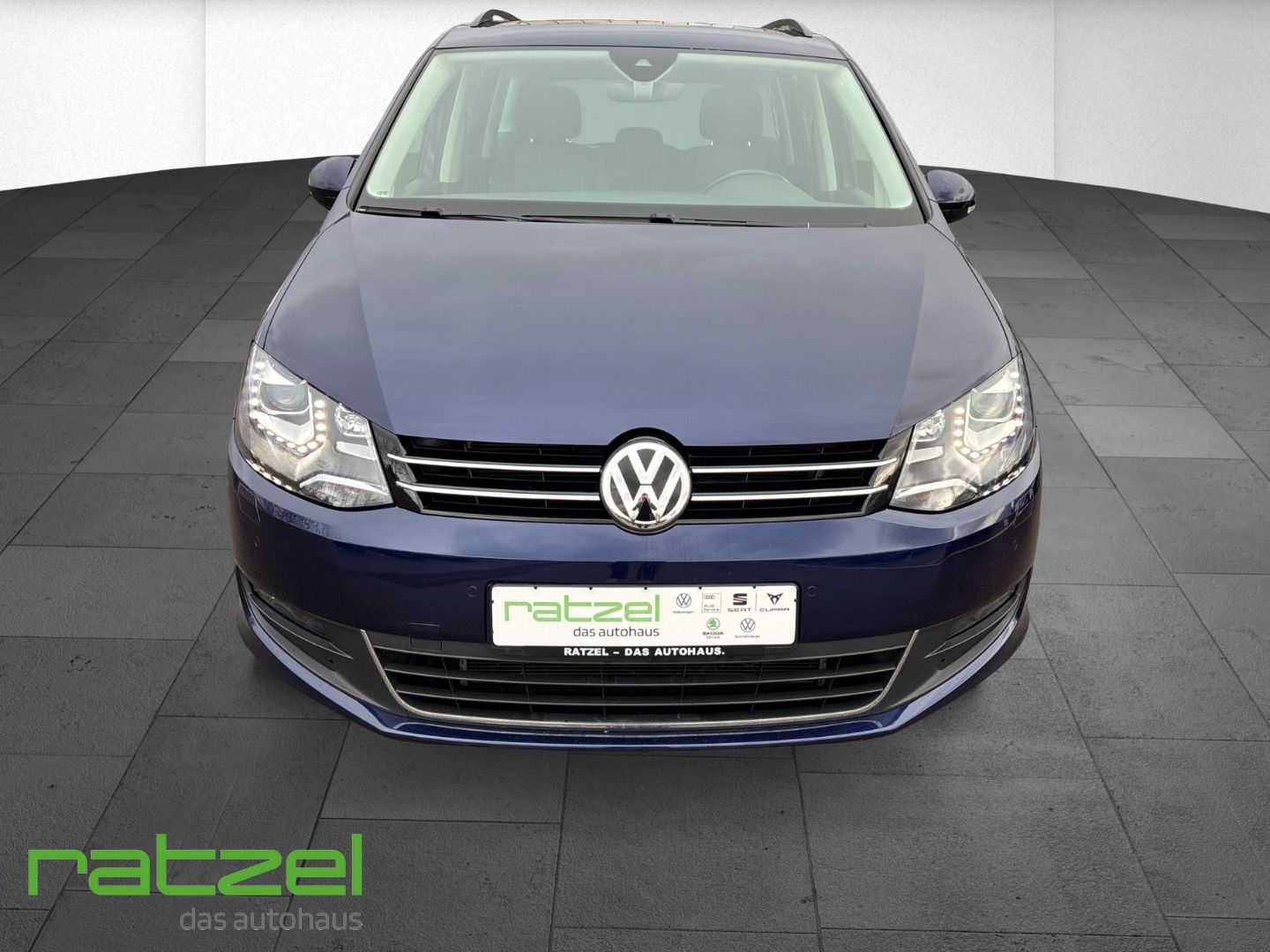 Fahrzeugabbildung Volkswagen Sharan Comfortline BMT 2.0 TDI StandHZG AHK-klap