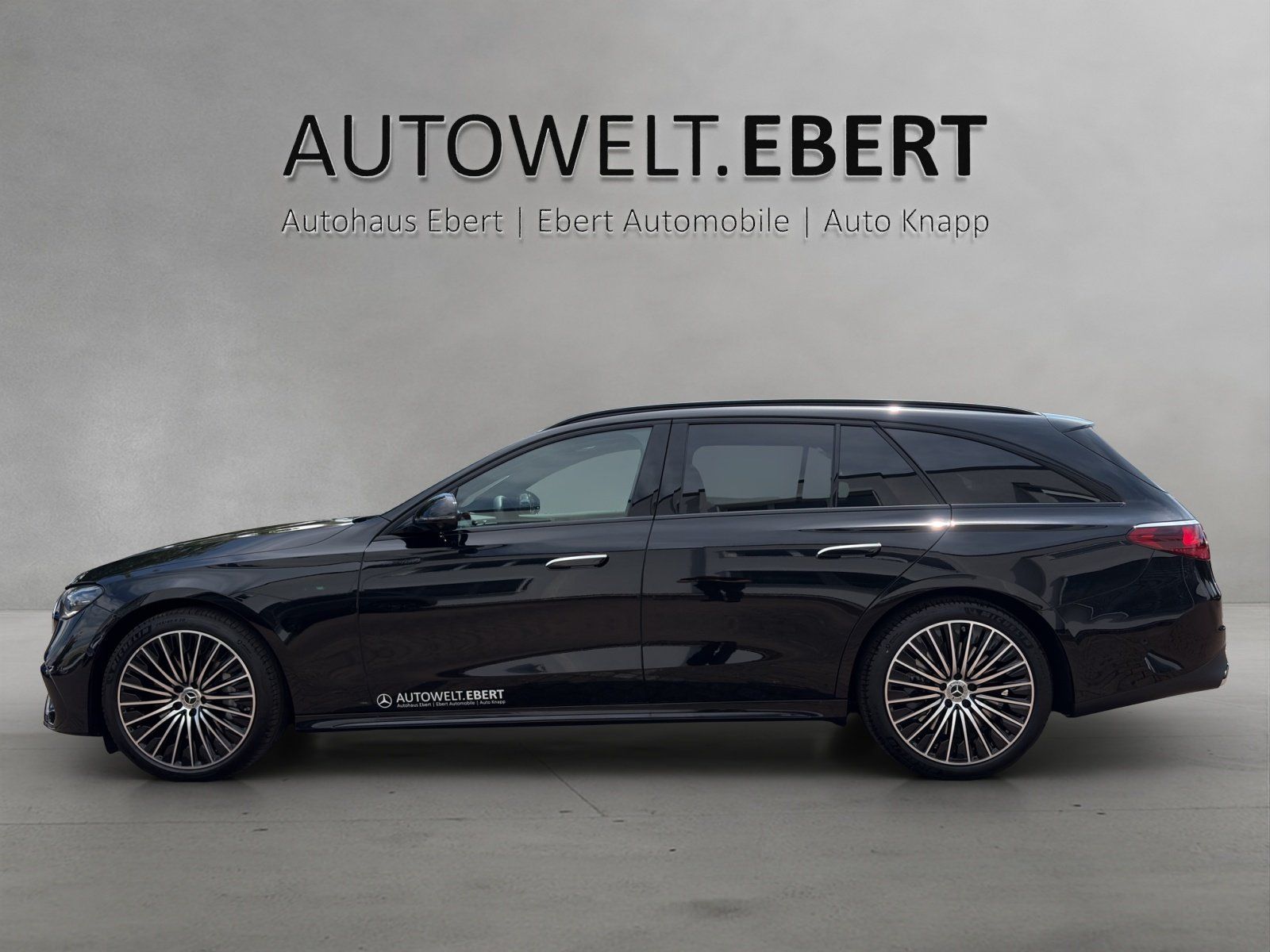 Fahrzeugabbildung Mercedes-Benz E 450 d 4M AMG Head Up Airm Distr Digi Burm AHK