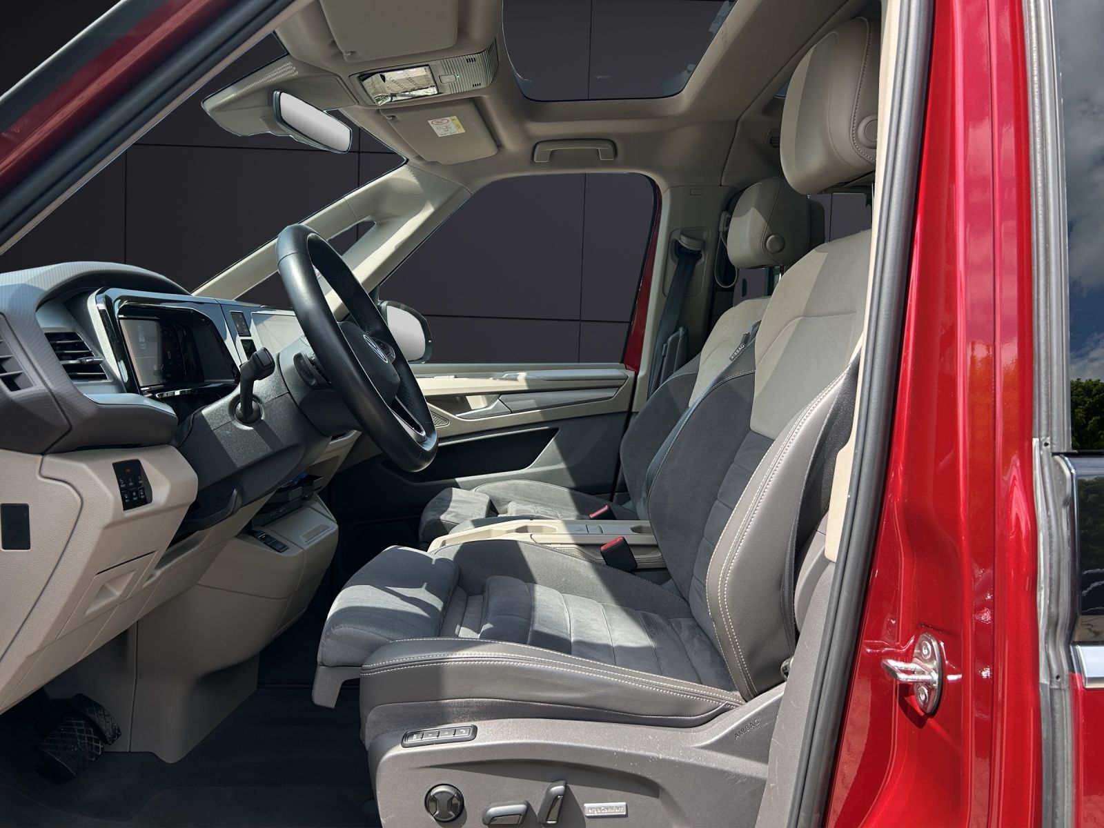Fahrzeugabbildung Volkswagen T7 Multivan eHybrid ENERGETIC  DSG LED STANDH NA