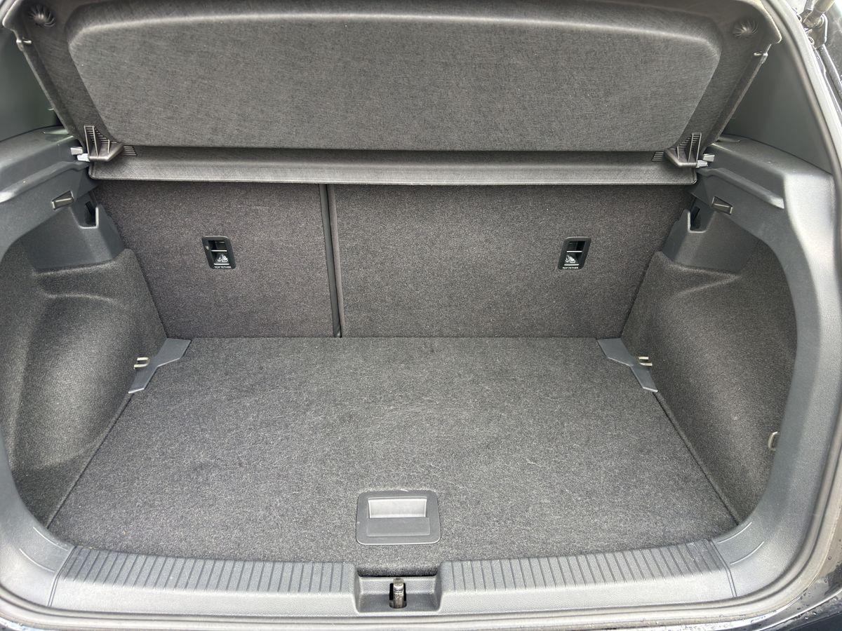Volkswagen T-Cross ENERGY 1.0 l TSI DSG +AHK+RFK+NAVI+ACC+