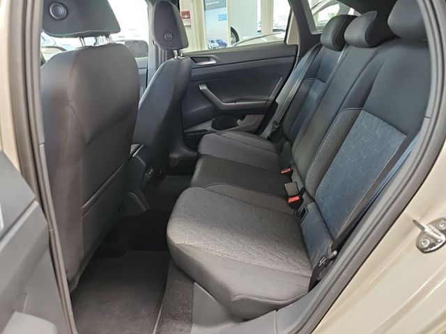 Fahrzeugabbildung Volkswagen Taigo 1.0 TSI Move LED-MATRIX NAVI RFK SHZ