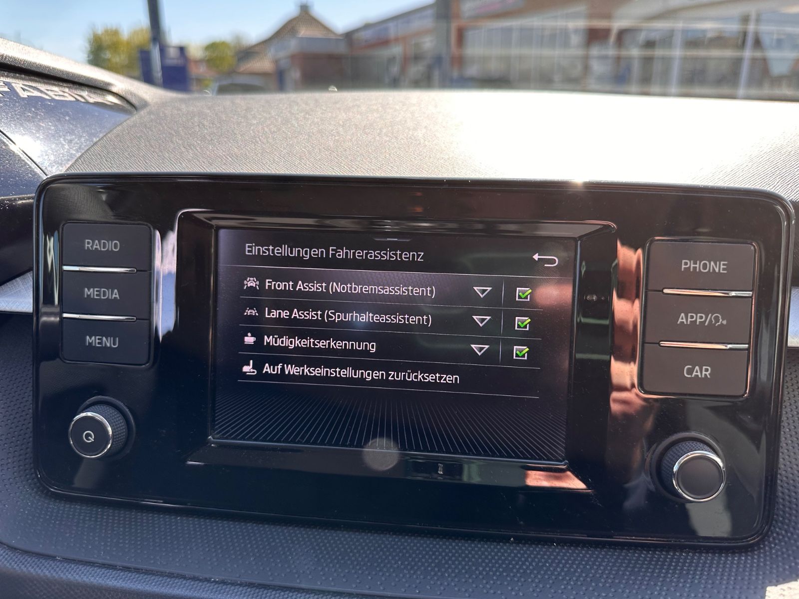 Fahrzeugabbildung SKODA Fabia 1.0 MPI Ambition APP/Klima/GJR