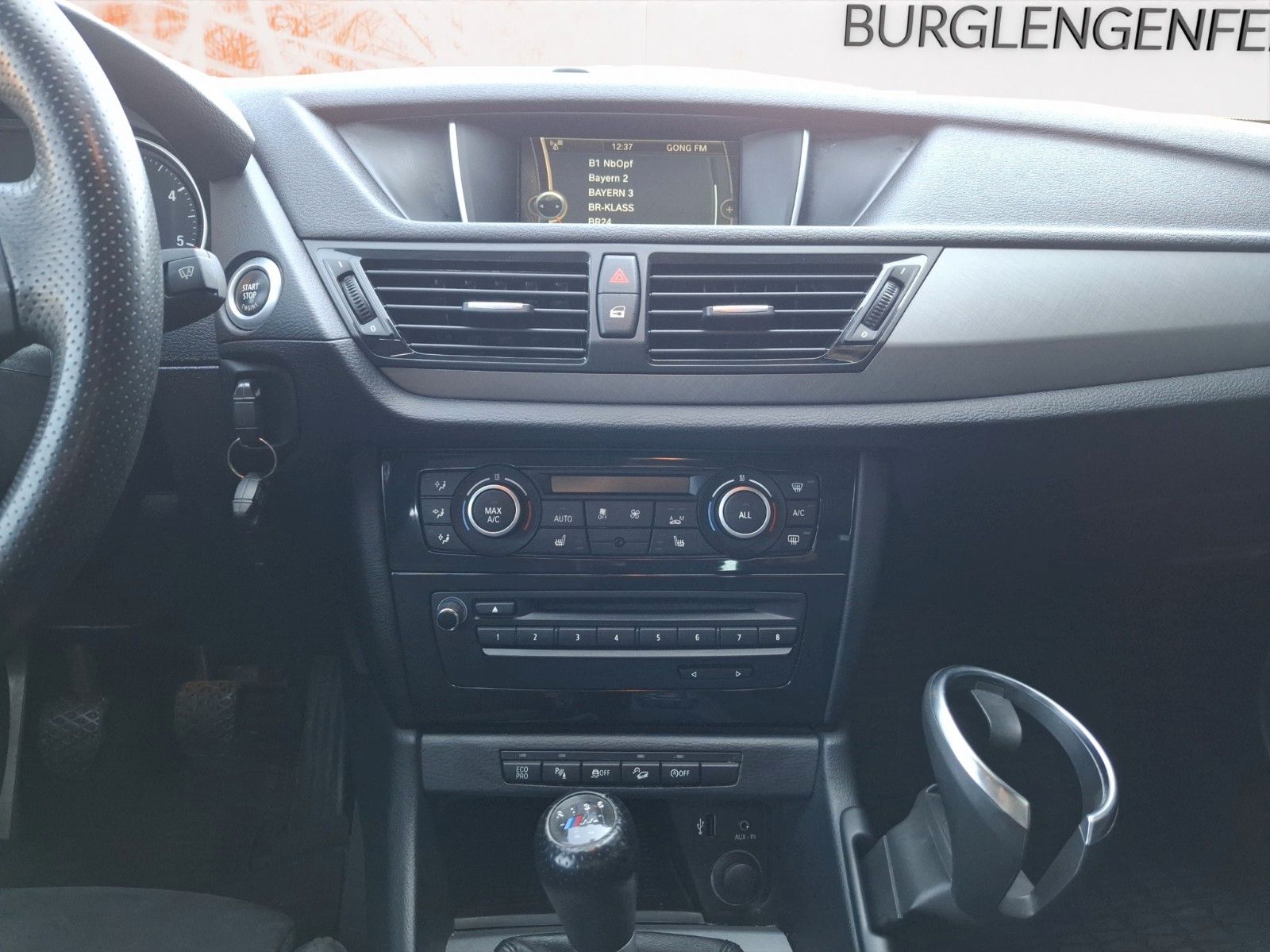 Fahrzeugabbildung BMW X1 18d xDrive ! M-Paket ! AHK !