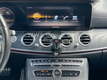 Mercedes E 220 - 8