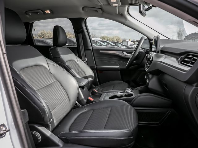 Ford Kuga 2.5 Plug-In Hybrid Titanium X Stauassistent