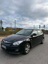 Hyundai I 30 cw Diesel Bj:11/2010 km 18246... - Hyundai i30 aus 2010 mit Diesel-Antrieb