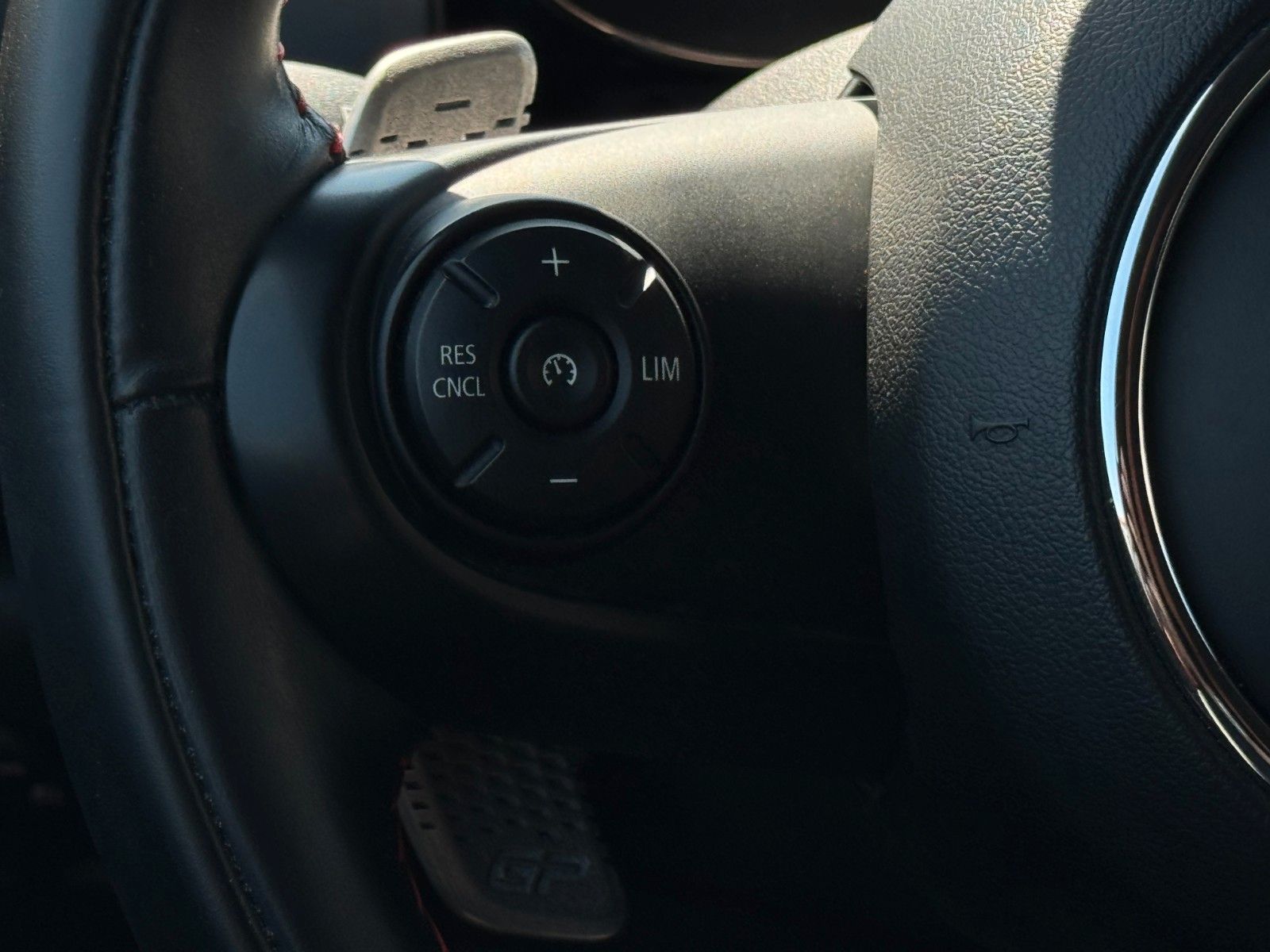 Fahrzeugabbildung MINI John Cooper Works GP CarPlay Tempomat SHZ DAB