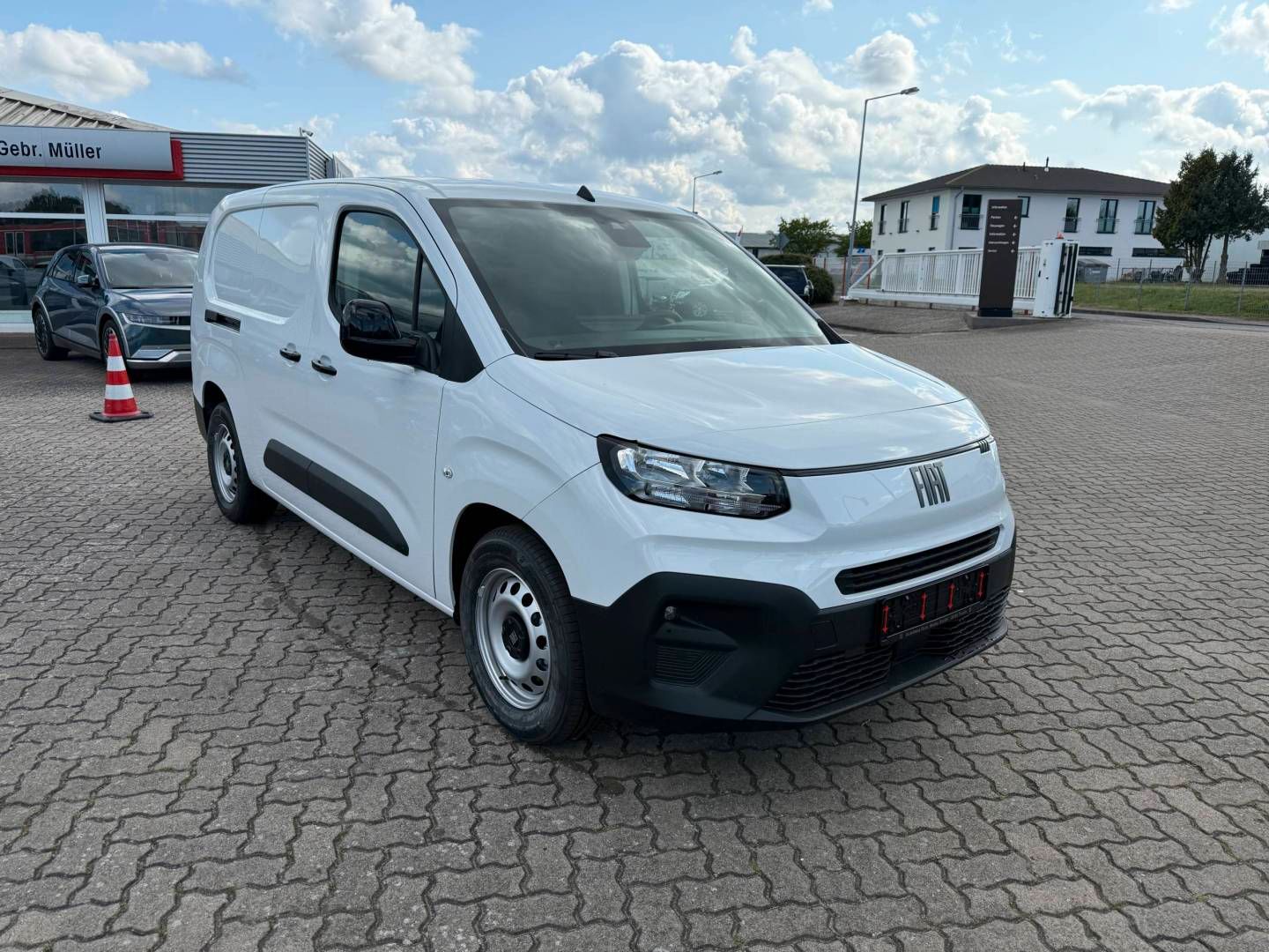 Fahrzeugabbildung Fiat E-Doblo L2 KAWA136 ELEKTRO