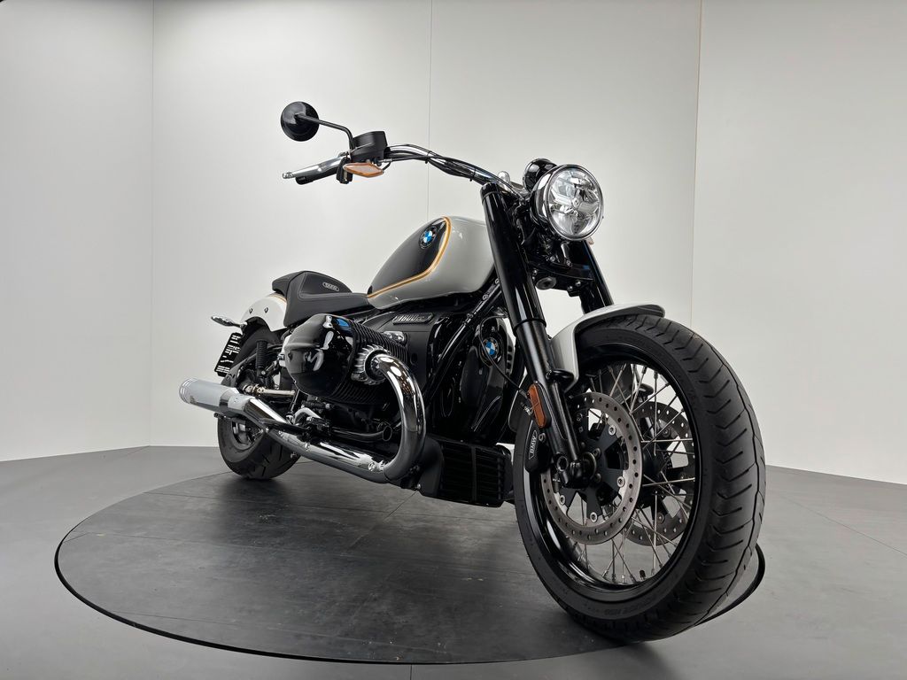 Fahrzeugabbildung BMW R18 *JEKILL&HYDE-AUSPUFF *BEACHBAR-LENKER