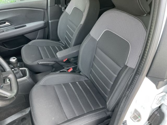 Fahrzeugabbildung Dacia Jogger 1.0 TCe 110 Comfort Klimaanlage, Einparkh