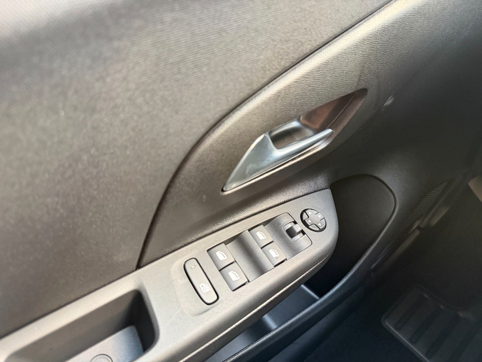 Fahrzeugabbildung Opel Corsa F Edition 110PS Hybrid Automatik/LED!