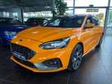 Ford Focus  ST 2.3 B&O RFK LED NAV - Ford Focus: Orange
