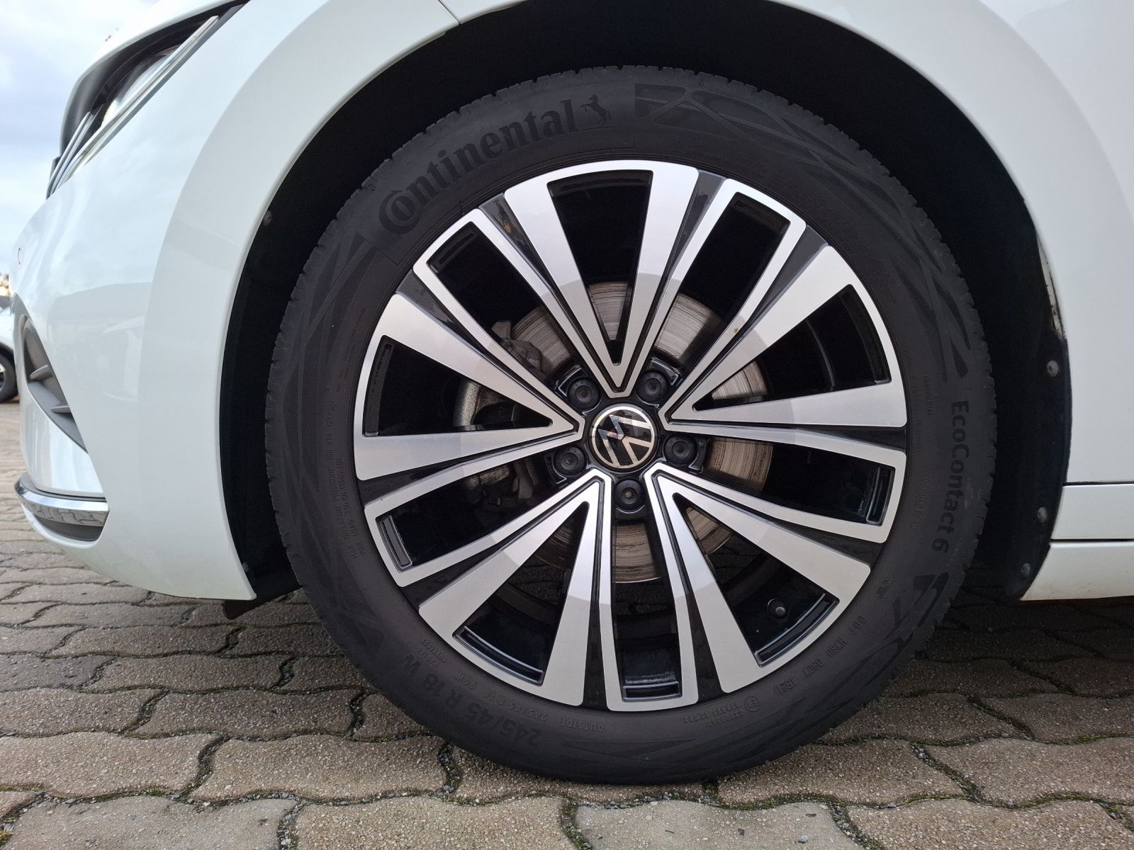 Fahrzeugabbildung Volkswagen Arteon SB TSI Elegance DSG LED Navi AID ACC RFK