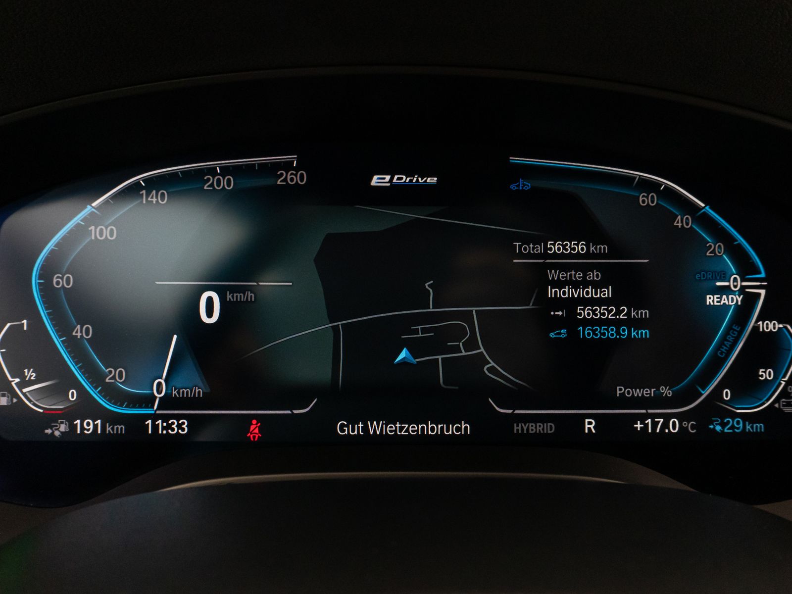 Fahrzeugabbildung BMW 530e Kamera DAB CockPitPro Sitzhzg Alarm LED