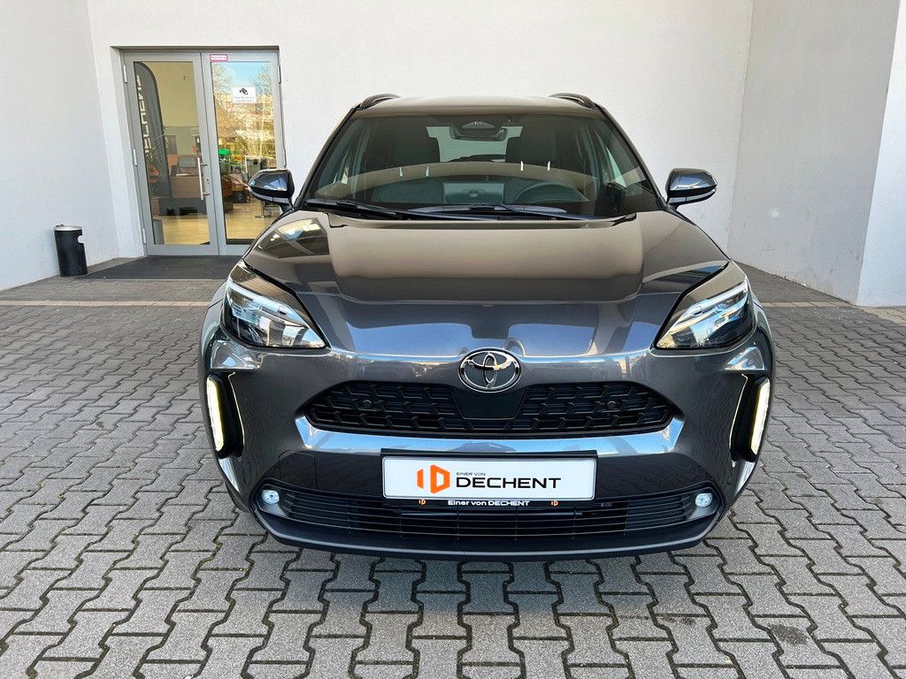 Fahrzeugabbildung Toyota Yaris Cross Hybrid FWD Teamplayer Safety+Winter