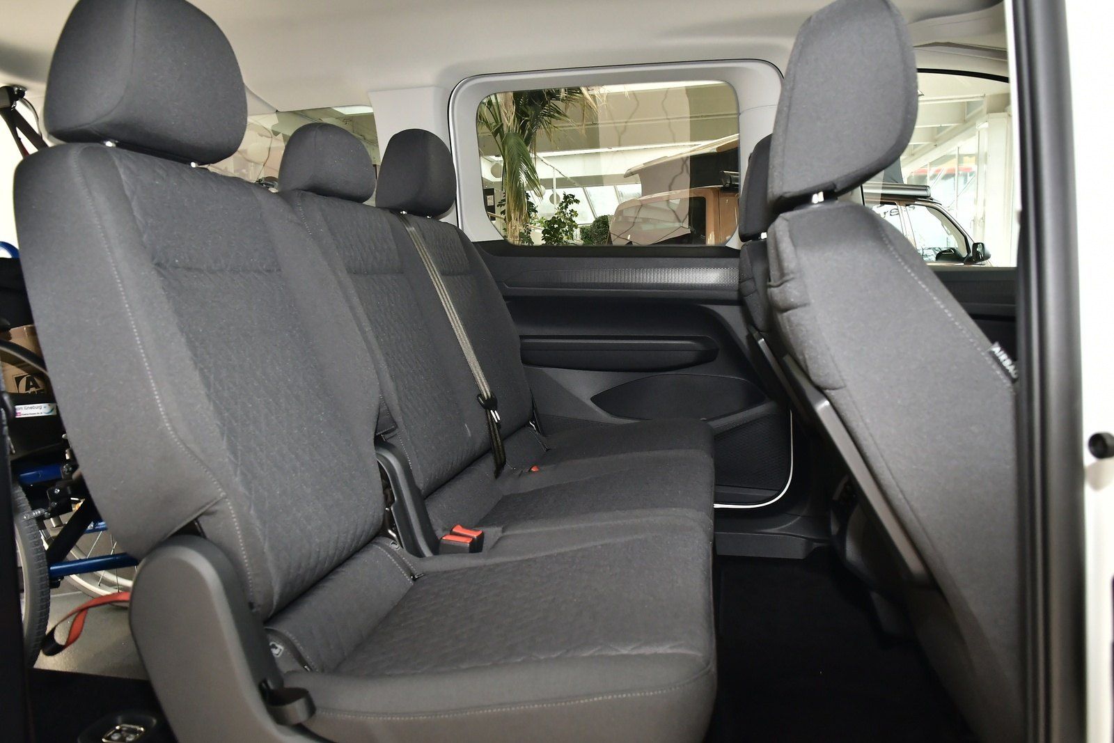 Fahrzeugabbildung Volkswagen Caddy Maxi Life 7-Sitzer Motor: 2,0 l TDI EU6 SC