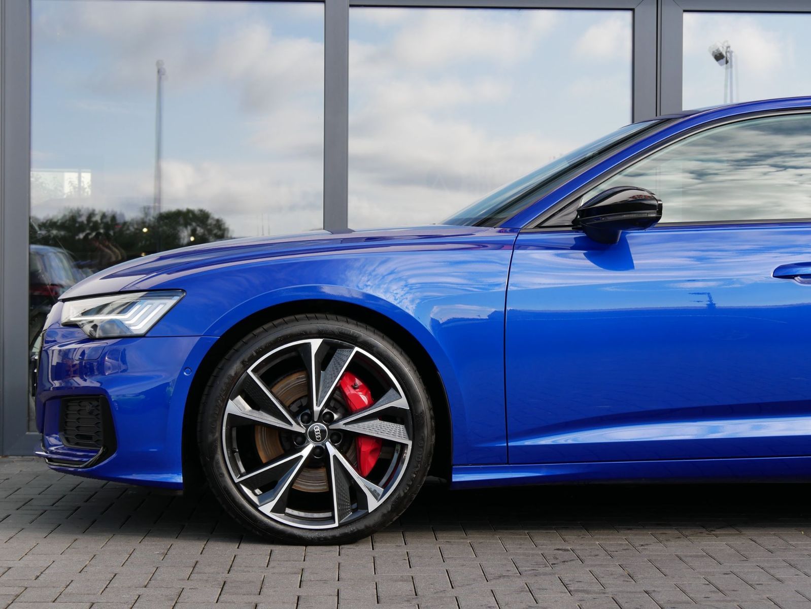 Fahrzeugabbildung Audi A6 55 TFSI e quattro sport MATRIX LED 21" B&O