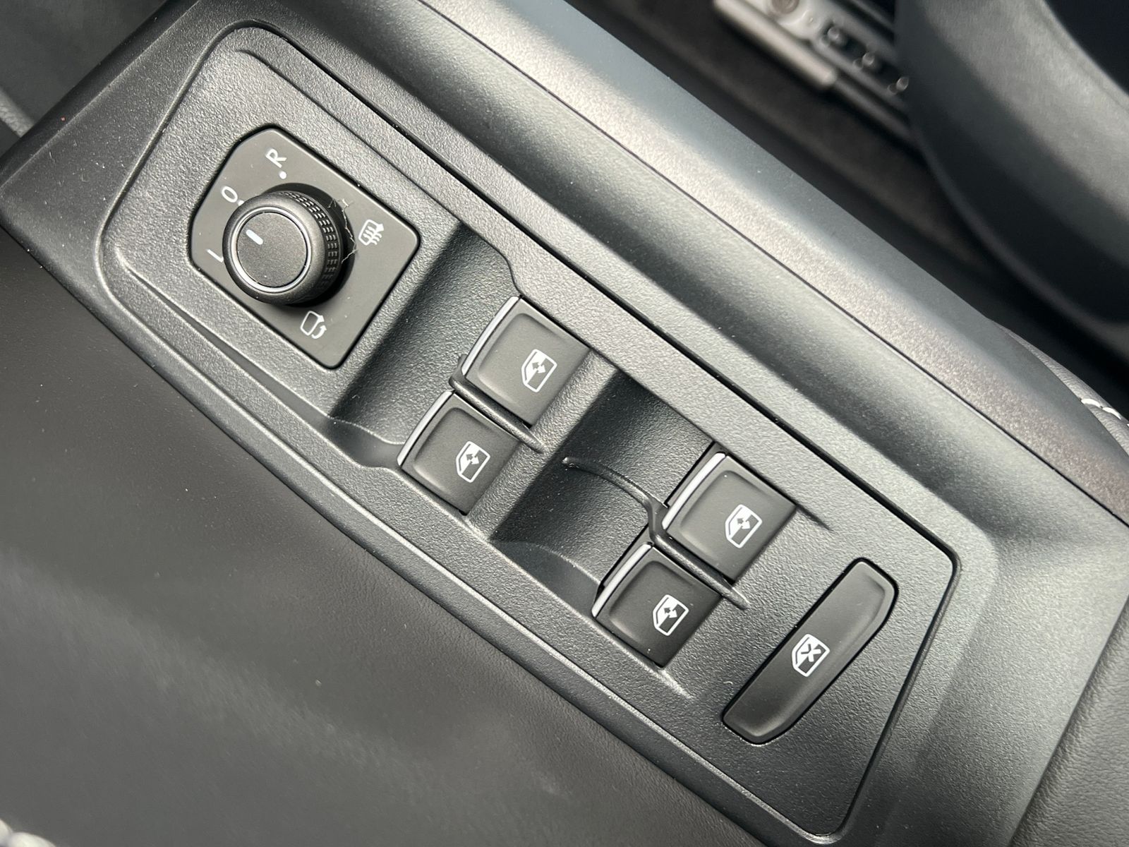 Fahrzeugabbildung Volkswagen T-Roc  GOAL 1.5 TSI DSG *AHK, Navi, Plus-Paket*