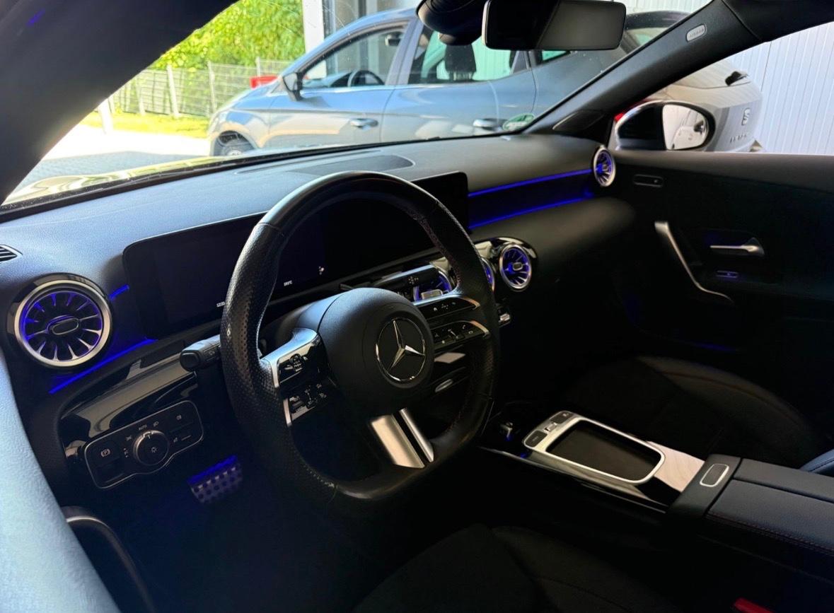 Mercedes-Benz A 250 4MATIC /AMG / MultiBeam/ Garantie 