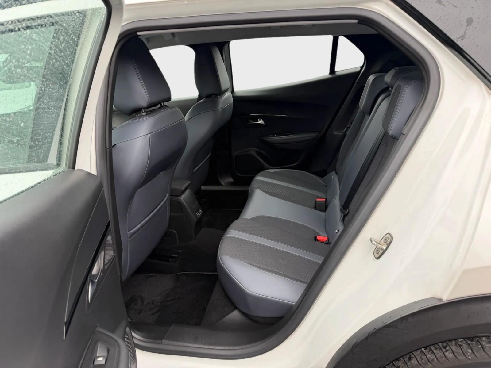 Peugeot 2008 Allure 1.5 BlueHDi Kamera/3-D Cockpit