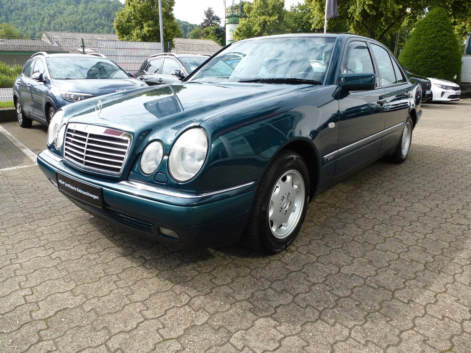 Mercedes-Benz E 230 Elegance
