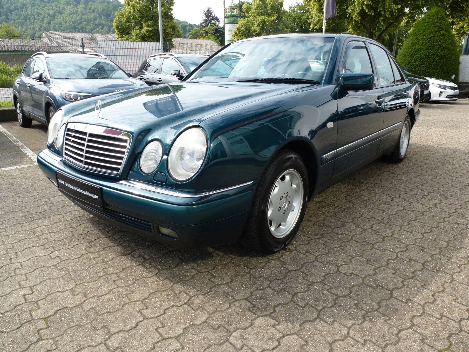 Mercedes Mercedes-Benz E 230 Elegance