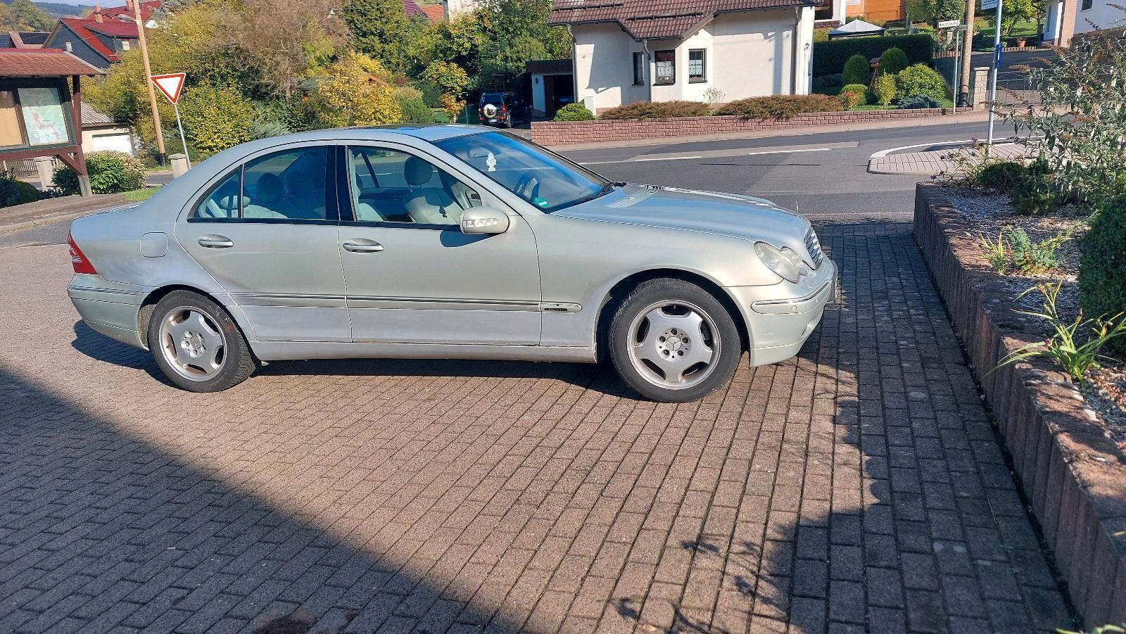 Mercedes-Benz C 240