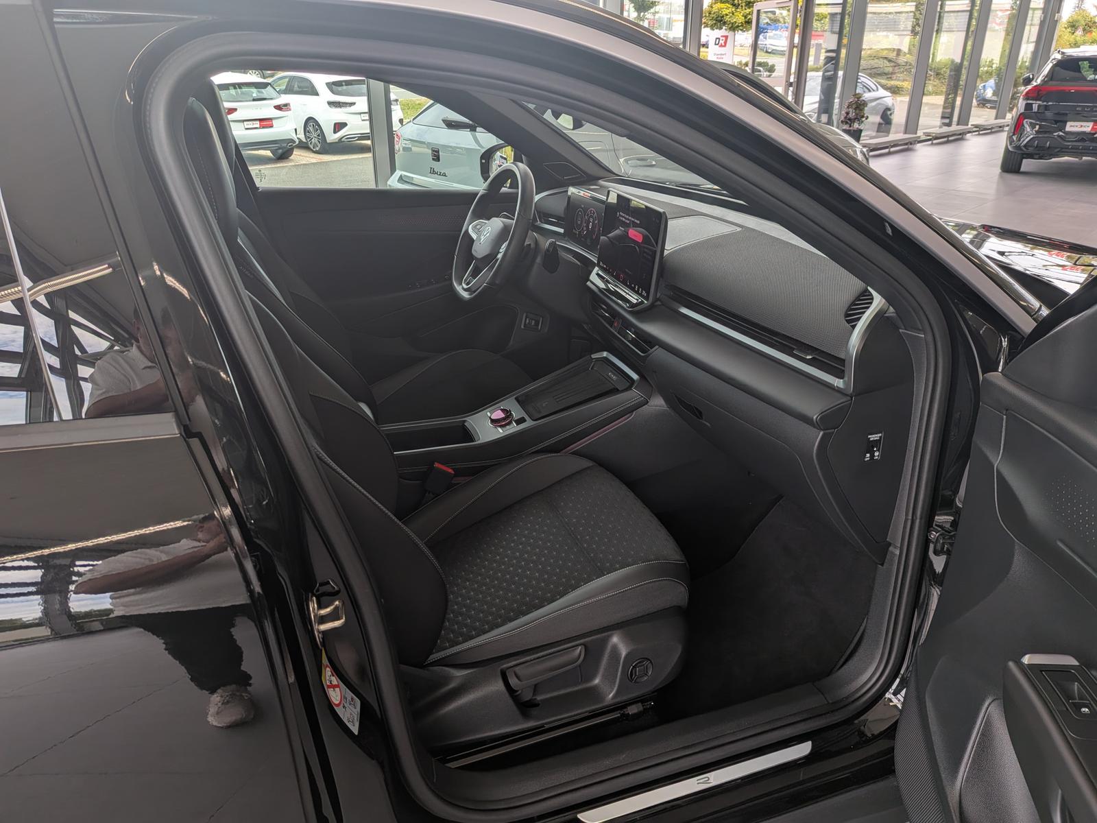 Volkswagen T-Roc 1.5 eTSI R-Line IQ Matrix H/K Pano AHK 19", миниатюра 18