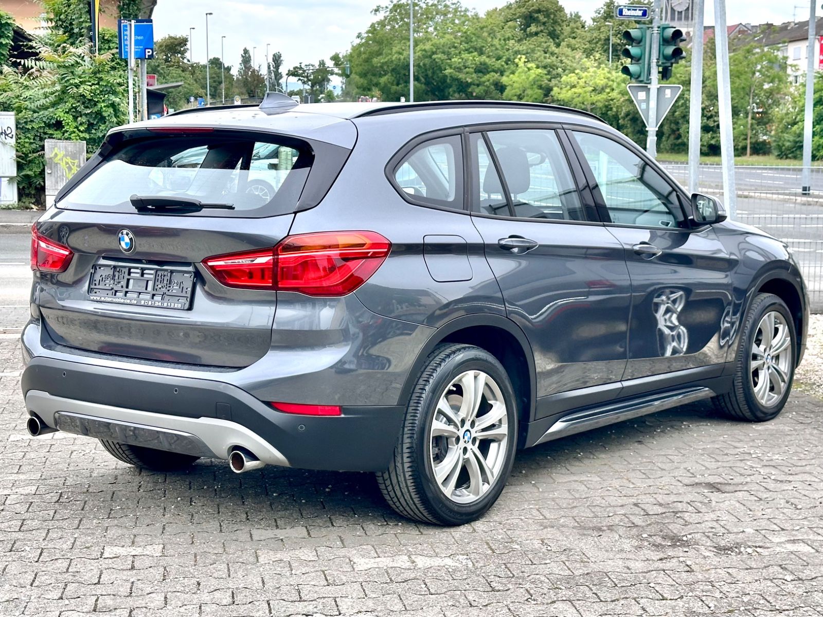 Fahrzeugabbildung BMW X1 xDRIVE 25 d SPORTLINE*HEAD-UP+AUTOM.+M.2017*