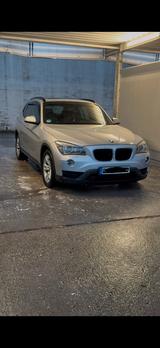 BMW x1 28i Baujahr 2013 - BMW 1er Reihe mit Benzin-Antrieb: Geländewagen