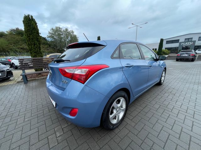 Hyundai i30  blue Classic
