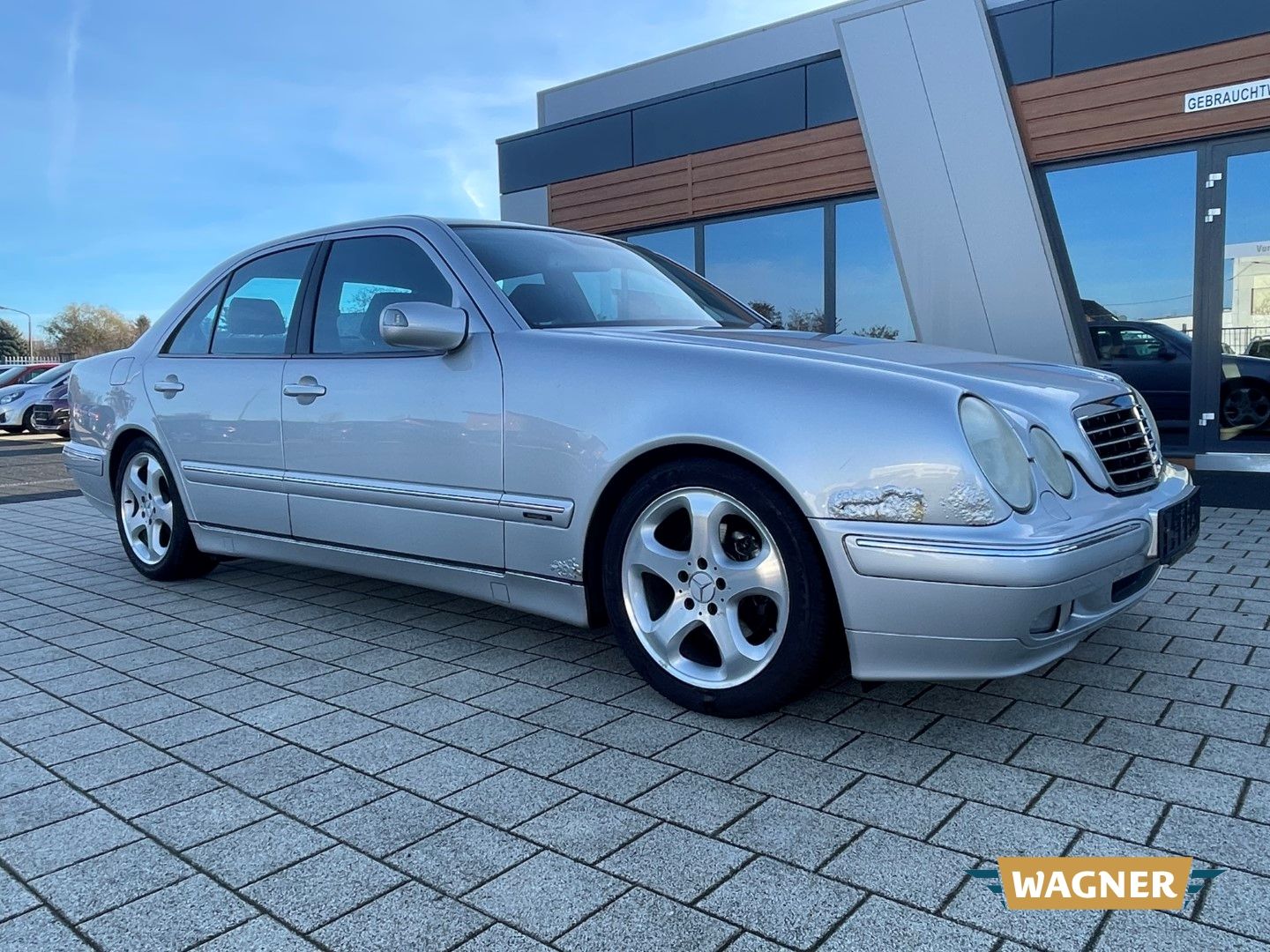 Fahrzeugabbildung Mercedes-Benz E 200 Kompressor AVANTGARDE Automatik