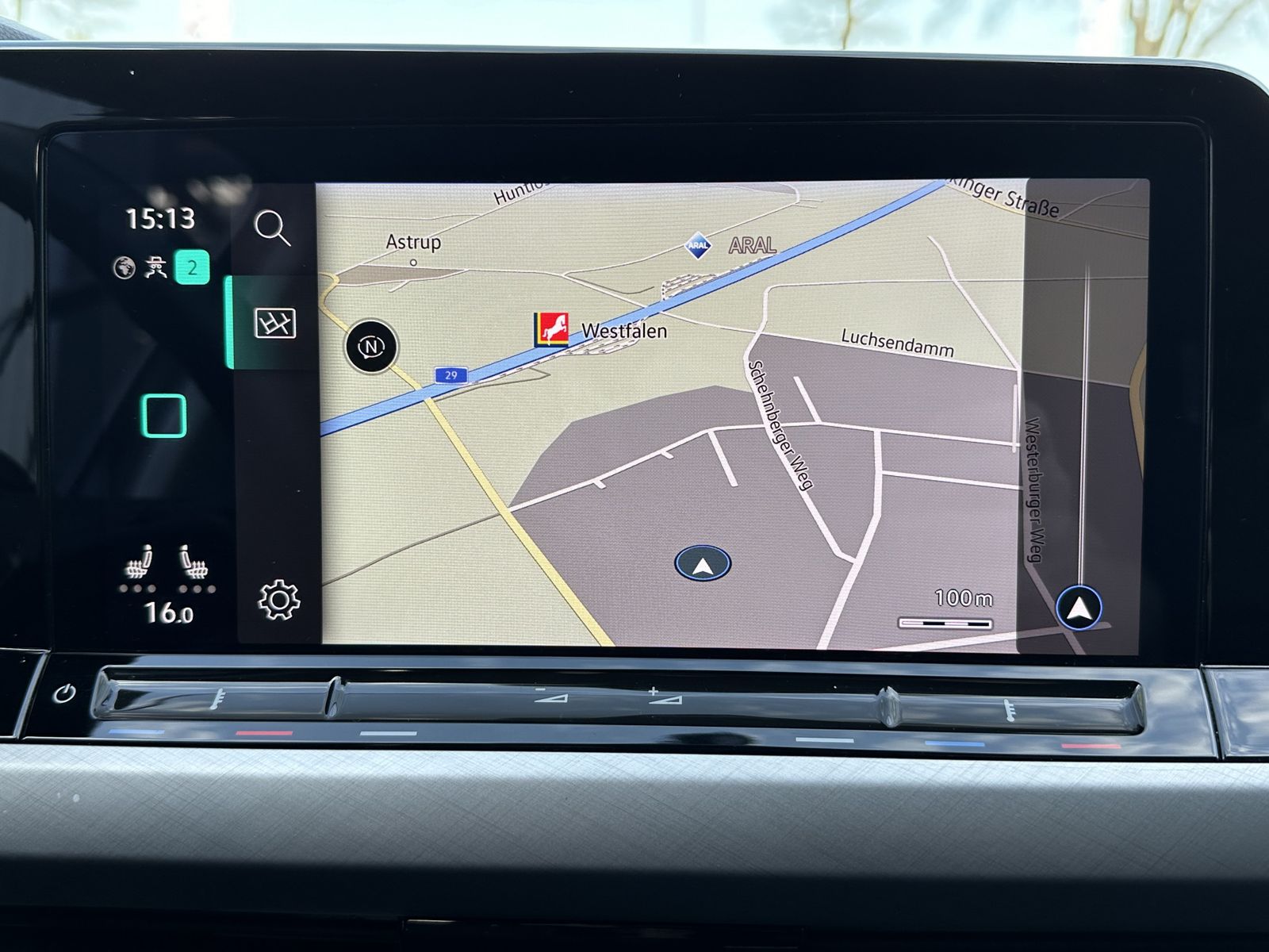 Fahrzeugabbildung Volkswagen Golf 1.5 TSI Life NAV+LED+ACC+CARPLAY+SHZ+VCOCK