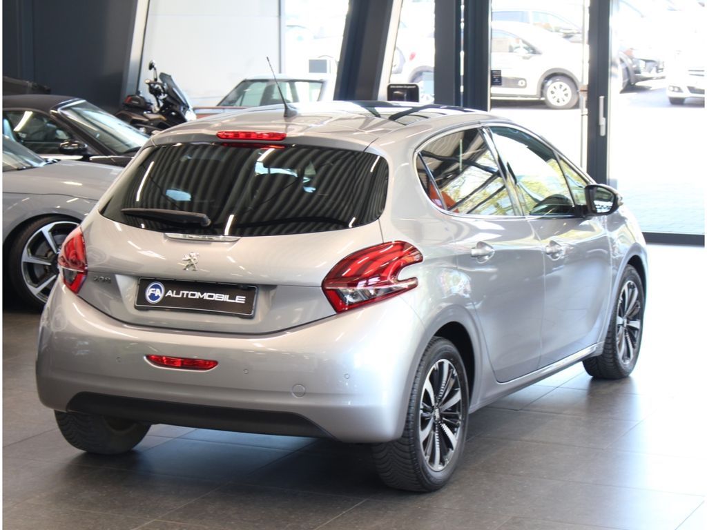 Fahrzeugabbildung Peugeot 208 Allure1.2 PureTech *Pano*Kamera*Keyless*Navi