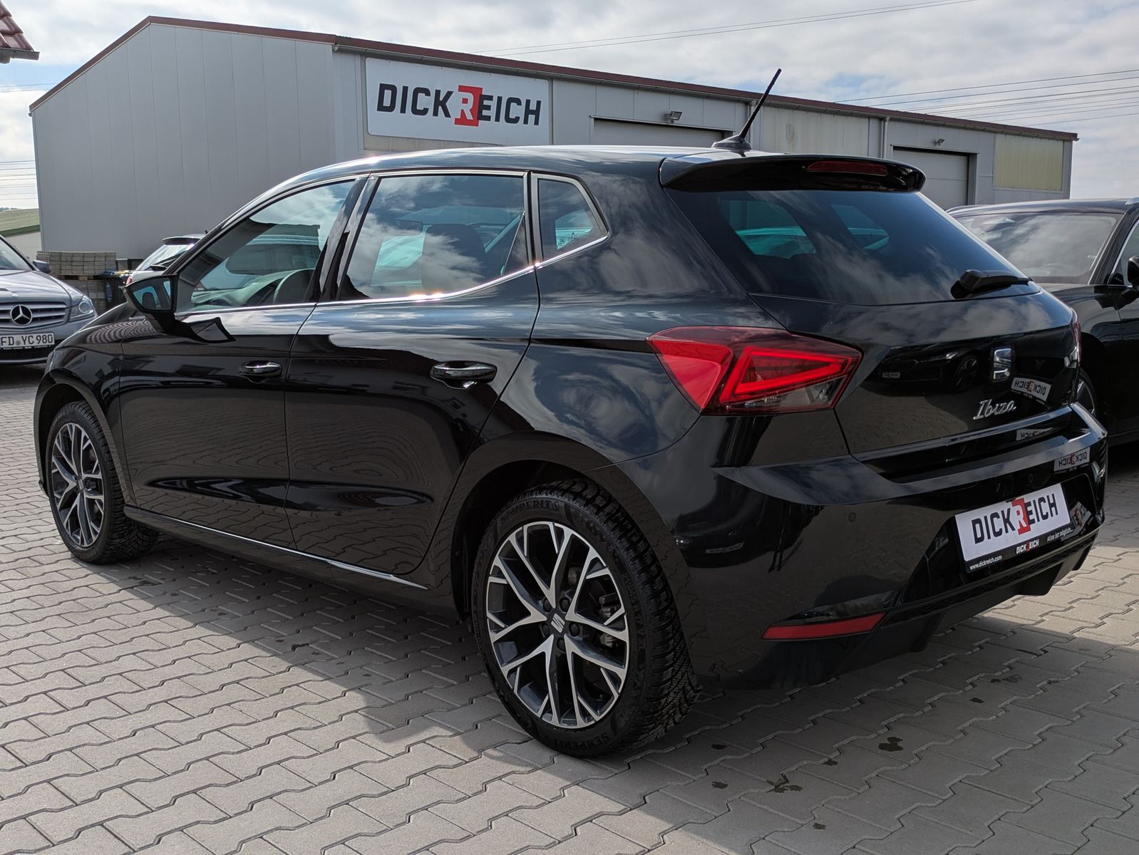 Fahrzeugabbildung SEAT Ibiza Xcellence 1.0 TSI VOLL-LED*ACC*APP*KAMERA